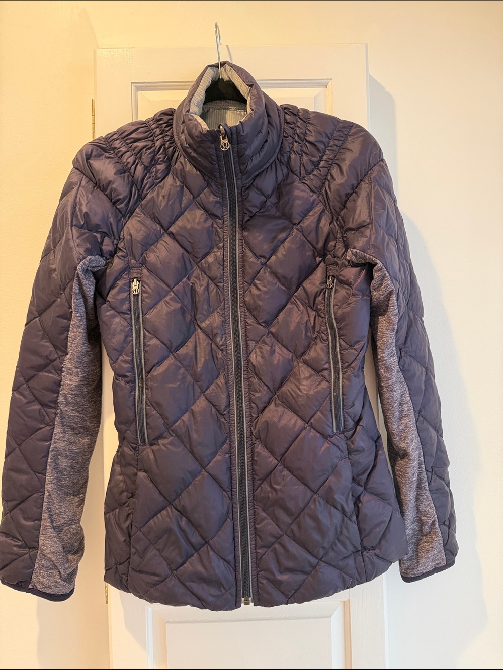 lululemon athletica Quilted Puffer Jacket in Navy with Charcoal details